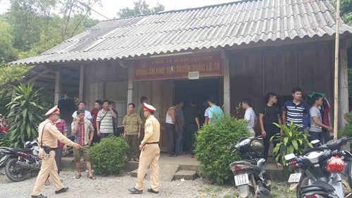 Nghi can Hùng đã được áp giải về trụ sở công an xã Lâm Giang, huyện Văn Yên, Yên Bái.